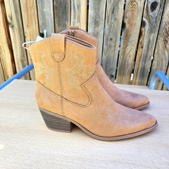 Faux Leather Western Boots Womens Size 8 - Picture 4 of 16